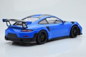 Porsche 911 GT2 RS 991.2 Weissach Package Azul Jantes de Magnésio Pretas Minichamps 1:18 153068316 Metal - imagem 2 de 6