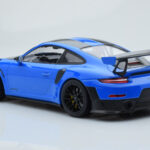 Porsche 911 GT2 RS 991.2 Weissach Package Azul Jantes de Magnésio Pretas Minichamps 1:18 - image 5 of 6