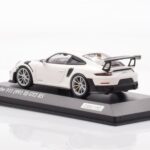Porsche 911 991.2 GT2 RS Branco Minichamps 1:43 - image 3 of 4
