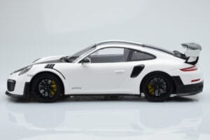 Porsche 911 GT2 RS 991.2 Weissach Package Branco Jantes de Magnésio Pretas Minichamps 1:18 153068309 Metal - imagem 3 de 6