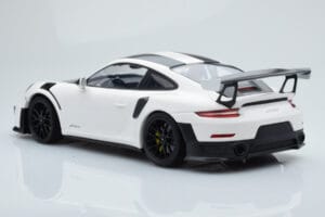 Porsche 911 GT2 RS 991.2 Weissach Package Branco Jantes de Magnésio Pretas Minichamps 1:18 153068309 Metal - imagem 5 de 6
