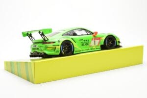 Porsche 911 991.2 GT3 R #1 Manthey Racing 24 Hours Nurburgring 2019 Minichamps 1:18 MG-M-911-19-1801 Metal - imagem 3 de 6