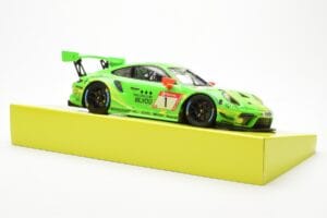 Porsche 911 991.2 GT3 R #1 Manthey Racing 24 Hours Nurburgring 2019 Minichamps 1:18 MG-M-911-19-1801 Metal - imagem 4 de 6