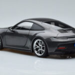 Porsche 911 992 GT3 Touring Package Cinzento Norev 1:18 - image 6 of 7