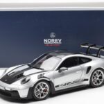 Porsche 911 992 GT3 Weissach Pack GT Prata Metálico Norev 1:18 - image 8 of 8