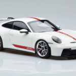 Porsche 911 992 GT3 Branco Norev 1:18 - image 5 of 7
