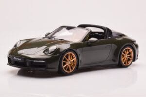 Porsche 911 992 Targa 4S Verde Azeitona GT Spirit 1:18 GT438