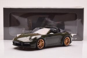 Porsche 911 992 Targa 4S Verde Azeitona GT Spirit 1:18 GT438 Resina - imagem 6 de 6
