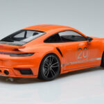 Porsche 911 992 Turbo S China 20th Anniversary Laranja Minichamps 1:18 - image 2 of 6