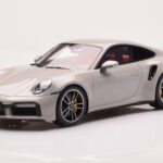 Porsche 911 992 Turbo S Crayon Cinzento GT Spirit 1:18