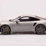 Porsche 911 992 Turbo S Crayon Cinzento GT Spirit 1:18 - image 3 of 6