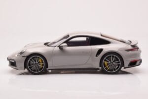 Porsche 911 992 Turbo S Crayon Cinzento GT Spirit 1:18 GT431 Resina - imagem 3 de 6