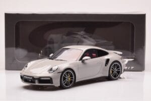 Porsche 911 992 Turbo S Crayon Cinzento GT Spirit 1:18 GT431 Resina - imagem 6 de 6