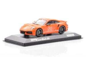 Porsche 911 992 Turbo S Gulf Laranja Minichamps 1:43 WAP0209060N002 Metal - imagem 2 de 4