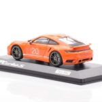 Porsche 911 992 Turbo S Gulf Laranja Minichamps 1:43 - image 3 of 4
