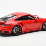 Porsche 911 992 Turbo S Sport Design Vermelho Minichamps 1:18 - image 3 of 8