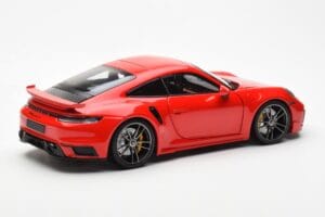 Porsche 911 992 Turbo S Sport Design Vermelho Minichamps 1:18 113069078 Metal - imagem 3 de 8