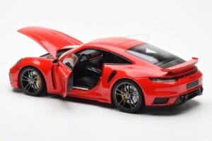 Porsche 911 992 Turbo S Sport Design Vermelho Minichamps 1:18 113069078 Metal - imagem 5 de 8