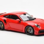 Porsche 911 992 Turbo S Sport Design Vermelho Minichamps 1:18 - image 6 of 8