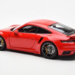 Porsche 911 992 Turbo S Sport Design Vermelho Minichamps 1:18 - image 7 of 8
