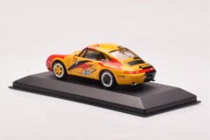 Porsche 911 993 Cup #1 IAA Presentation Porsche Supercup 1993 Minichamps 1:43 430946300 Metal - imagem 3 de 4