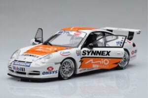 Porsche 911 996 GT3 R #1 C. Kwan Carrera Cup Asia 2004 AUTOart 1:18 80487 Metal - imagem 2 de 7