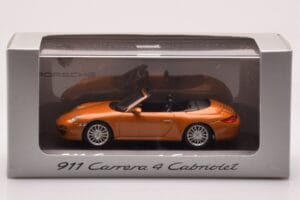 Porsche 911 997 Carrera 4 Cabriolet Laranja Metálico Minichamps 1:43 WAP02001618 Metal - imagem 4 de 4