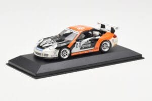 Porsche 911 997 GT3 Cup Noble Group #9 R. Meins Carrera Cup Asia Macau 2007 Minichamps 1:43 400076419 Metal - imagem 2 de 4