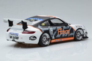 Porsche 911 997 GT3 Cup #33 M. Marsh Carrera Cup Asia 2006 AUTOart 1:18 80782 Metal - imagem 3 de 7