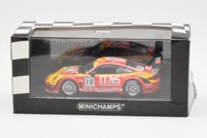 Porsche 911 997 GT3 R ITAS #18 De Lorenzi / Bonetti / Caccia / Bontempelli 24 Hours of Spa 2011 Minichamps 1:43 400118918 Met - imagem 4 de 4