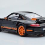 Porsche 911 997 GT3 RS Preto AUTOart 1:18 - image 7 of 8