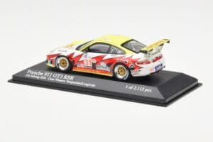 Porsche 911 997 GT3 RSR #31 J. Bergmeister / P. Long / L. Luhr 12 Hours of Sebring Class Winners 2005 Minichamps 1:43 4000564 - imagem 3 de 4