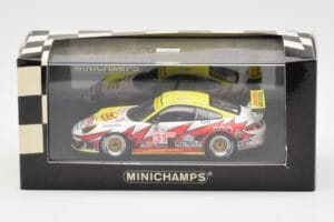 Porsche 911 997 GT3 RSR #31 J. Bergmeister / P. Long / L. Luhr 12 Hours of Sebring Class Winners 2005 Minichamps 1:43 4000564 - imagem 4 de 4