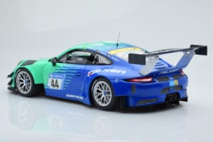 Porsche 911 GT3 R Falken Motorsports #44 M. Ragginger / J. Bergmeister / M. Werner / L. Vanthoor 24 Hours of Nurburgring 2017 - imagem 5 de 6
