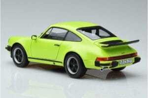 Porsche 911 930 Turbo 3.0 Verde Claro Norev 1:18 187666 Metal - imagem 6 de 7