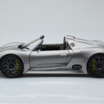Porsche 918 Spyder Protótipo Cinzento Metalizado Minichamps 1:18 - image 4 of 7