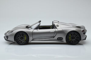 Porsche 918 Spyder Protótipo Cinzento Metalizado Minichamps 1:18 110060030 Metal - imagem 4 de 7