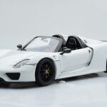 Porsche 918 Spyder Weissach Package Branco Com Jantes Pretas Minichamps 1:18