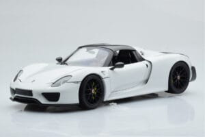 Porsche 918 Spyder Weissach Package Branco Com Jantes Pretas Minichamps 1:18 113062443 Metal - imagem 4 de 9