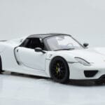 Porsche 918 Spyder Weissach Package Branco Com Jantes Pretas Minichamps 1:18 - image 7 of 9