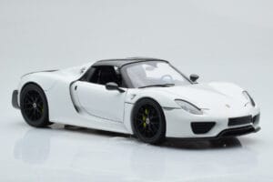 Porsche 918 Spyder Weissach Package Branco Com Jantes Pretas Minichamps 1:18 113062443 Metal - imagem 7 de 9