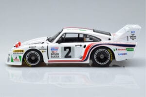 Porsche 935J #2 Liqui Moly R. Stommelen / R. Joest / V. Merl 24 Hours of Daytona Winner 1980 MCG 1:18 MCG18803R Metal - imagem 3 de 6