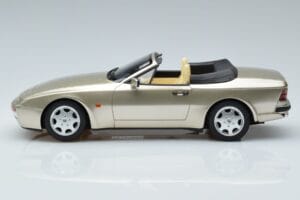 Porsche 944 S2 Cabriolet GT Spirit 1:18 GT002CS Resina - imagem 3 de 6