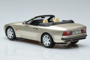 Porsche 944 S2 Cabriolet GT Spirit 1:18 GT002CS Resina - imagem 5 de 6