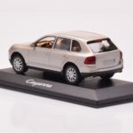 Porsche Cayenne 9PA Bege Minichamps 1:43 - image 3 of 4