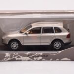 Porsche Cayenne 9PA Bege Minichamps 1:43 - image 4 of 4