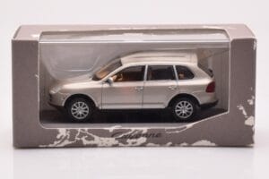 Porsche Cayenne 9PA Bege Minichamps 1:43 WAPC2000513 Metal - imagem 4 de 4