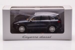 Porsche Cayenne 9PA Diesel Azul Escuro Minichamps 1:43 WAP0200030B Metal - imagem 4 de 4