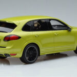 Porsche Cayenne GTS 92A Peridot Verde GT Spirit 1:18 - image 2 of 6