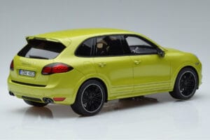 Porsche Cayenne GTS 92A Peridot Verde GT Spirit 1:18 GT020A Resina - imagem 2 de 6